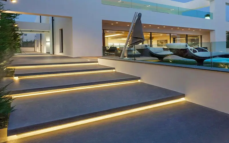 Staircase outdoor light strip