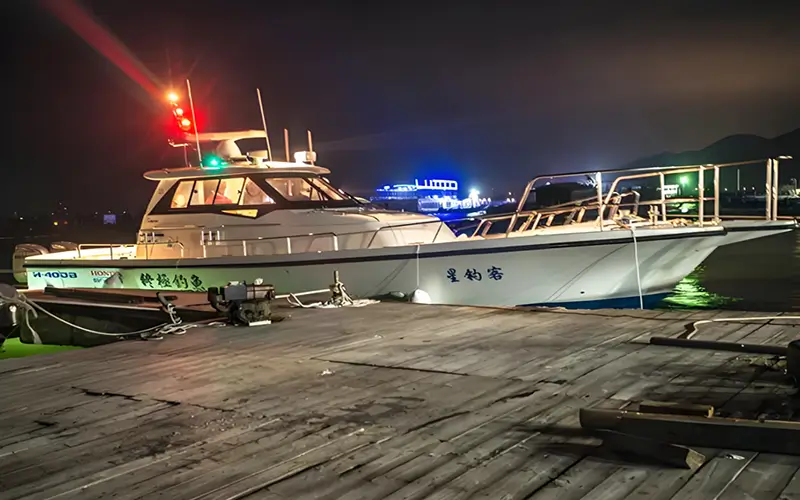 ¿Puedo instalar faros en mi barco